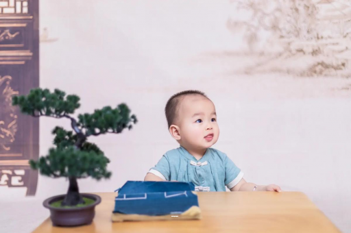 博尔塔拉蒙古宝宝摔到头第五天吐了 博尔塔拉蒙古宝宝摔到头第五天吐了